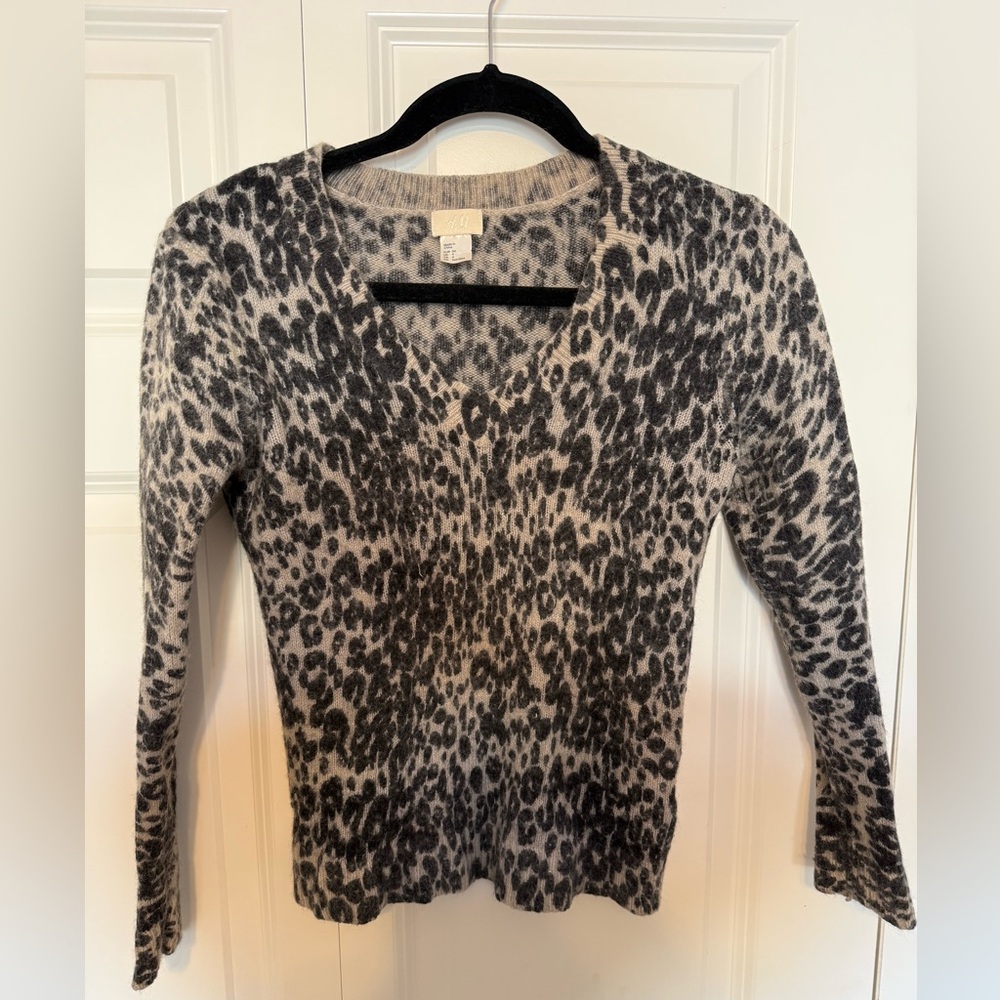 H&M Cheetah Print V Neck Wool Blend Knit Sweater Form Fit Animal Leopard Size 4